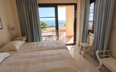 SPECTACULAR BEACHFRONT APARTMENT – VILLA GADEA, ALTEA